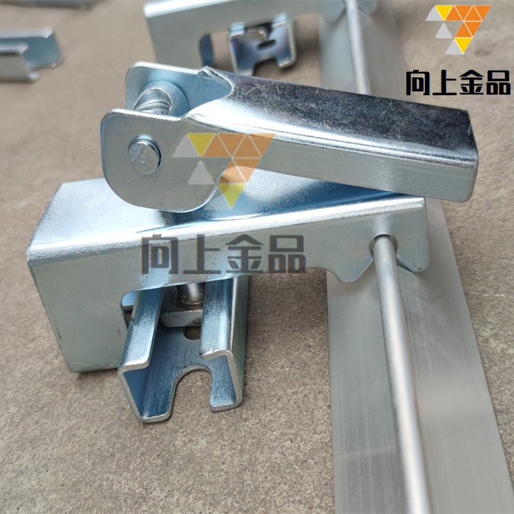 防溢裙板夹持器图片