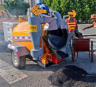 沥青修补机图片