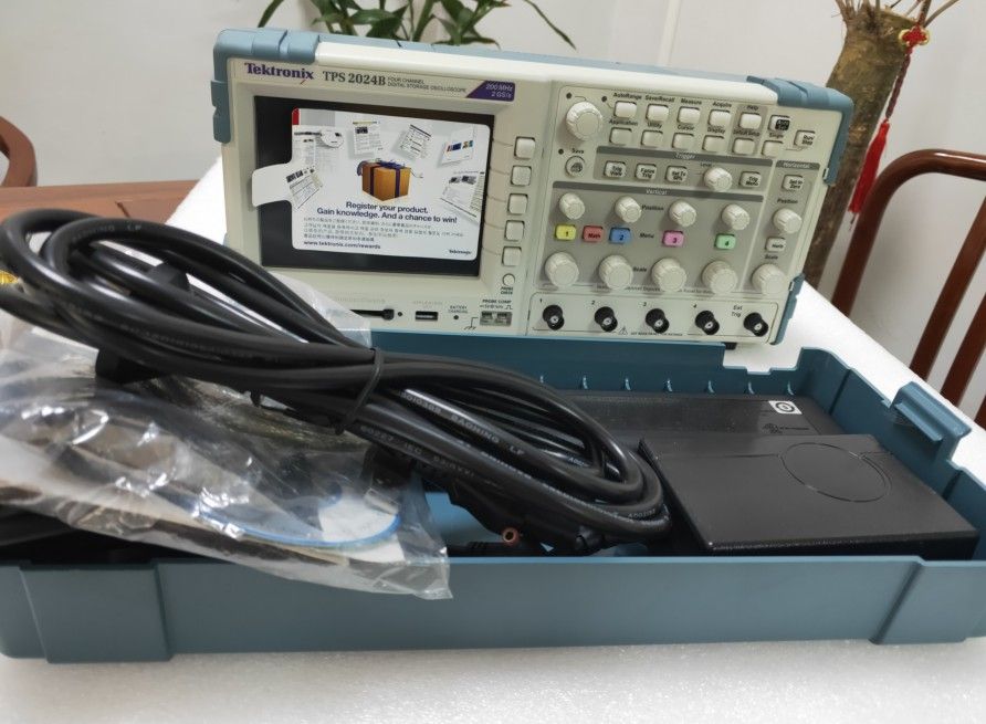 泰克Tektronix TPS2024B隔离示波器图片