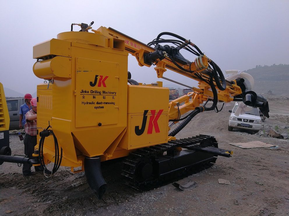 金科JK590BC履带式液压潜孔钻机图片