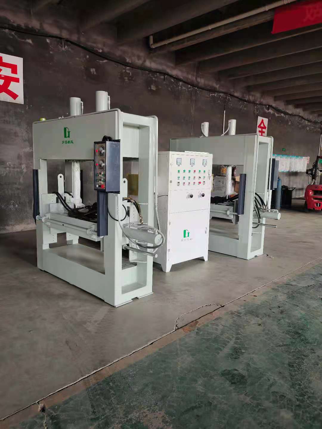 椅子制作木工机械图片