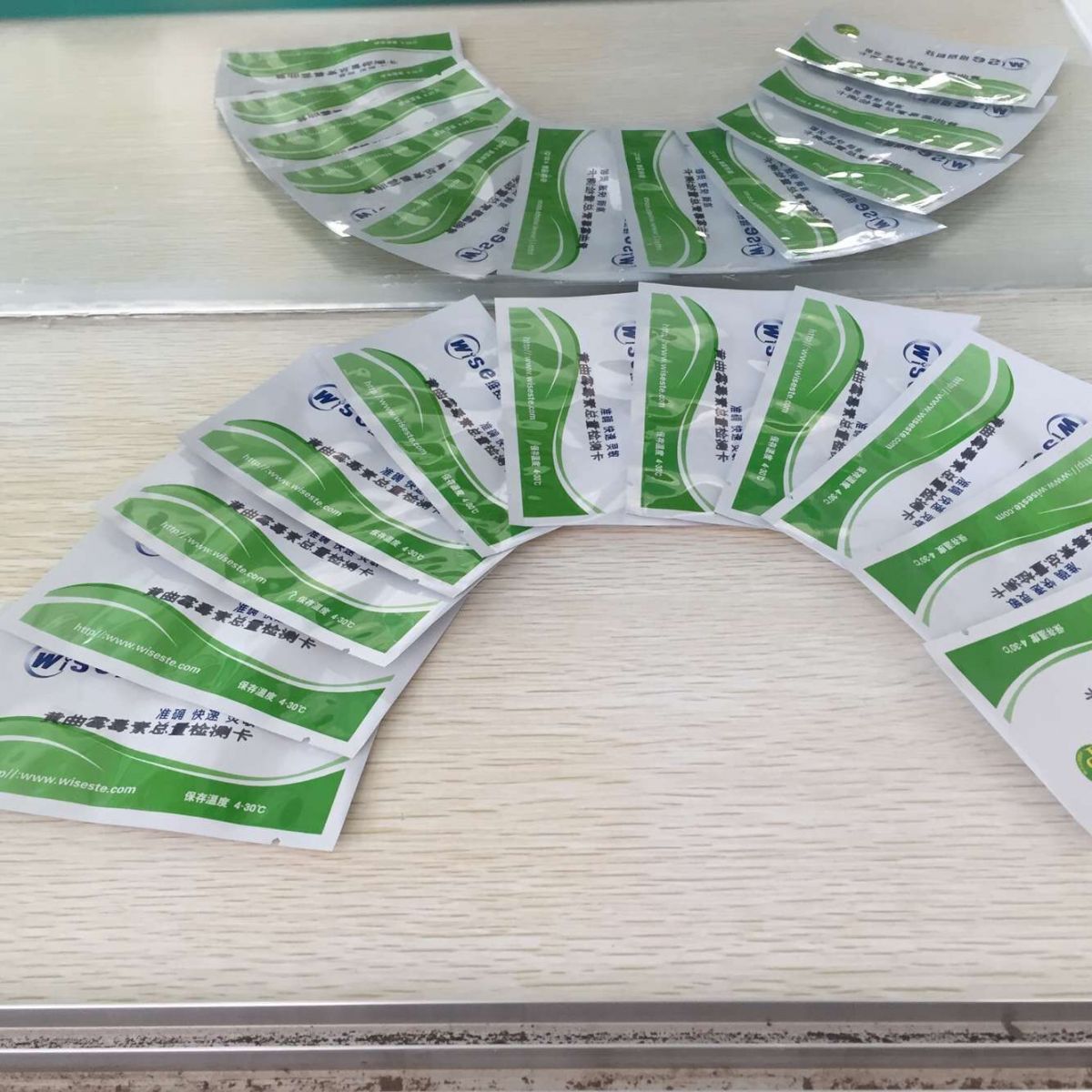 吡虫啉免疫胶体金快速检测卡图片