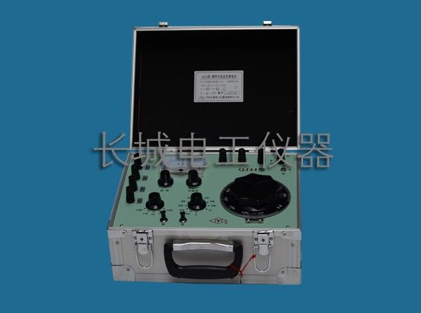 QJ44型携带式直流双臂电桥图片